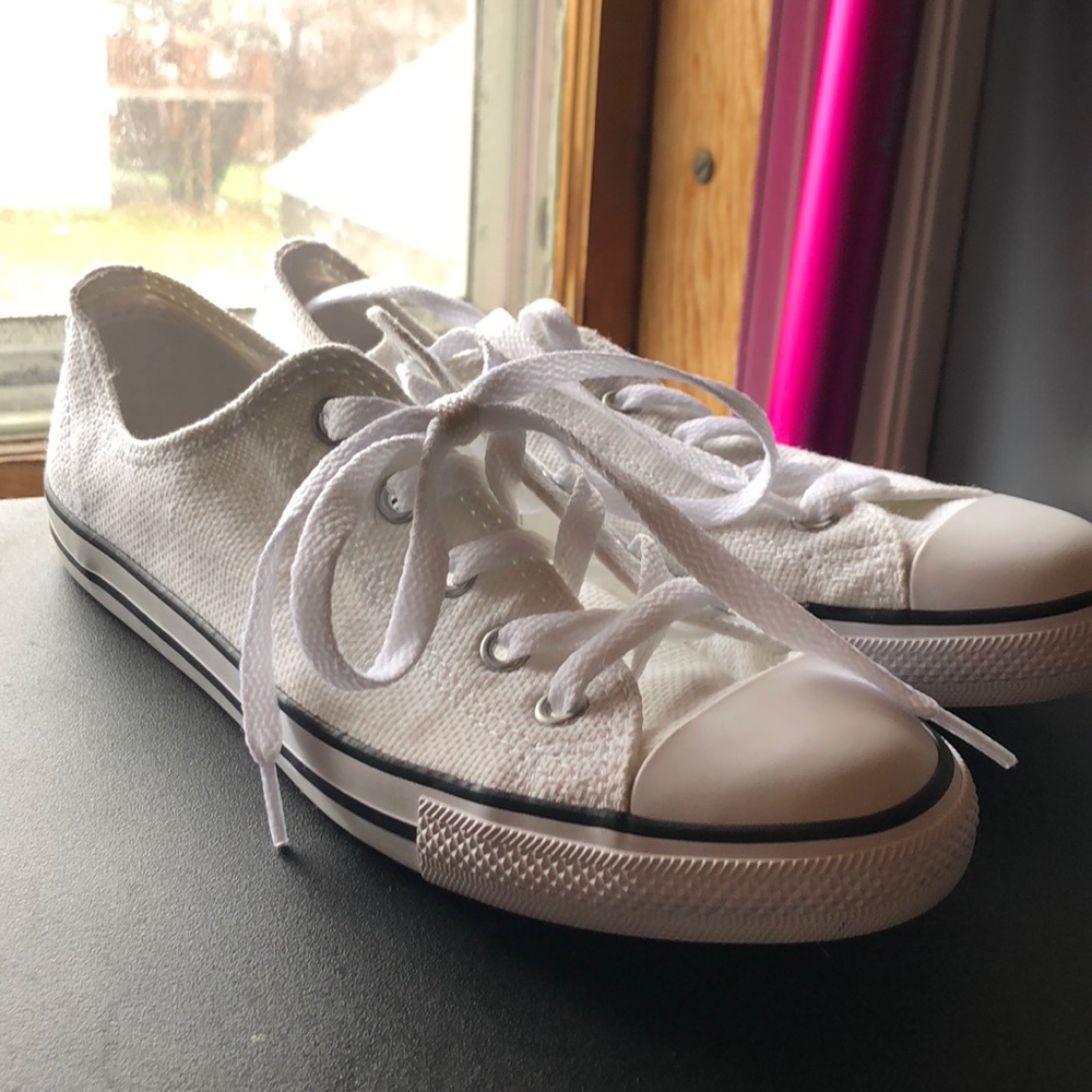 Converse White Low-Top Canvas Women’s Sneakers